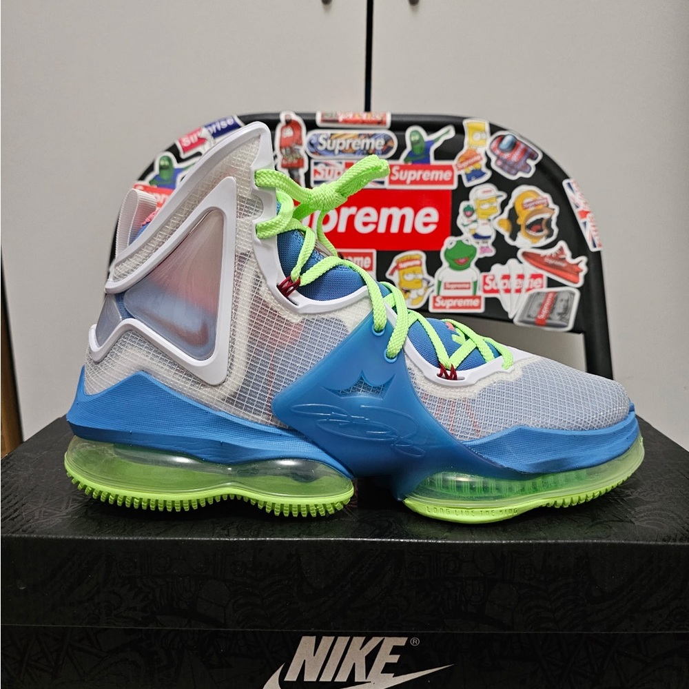 Nike Lebron 19 Dutch Blue Lime Glow Size 9.5